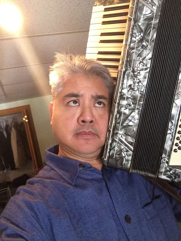 About Joey deVilla - selfie-AccordionGuy