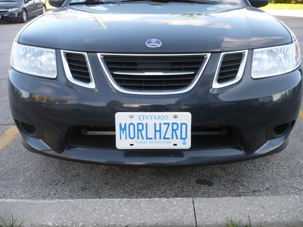 Licence plate: \"MORLHZRD\"