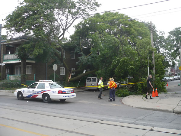 Police and city workers cordoning off Dundas and Golden Streets