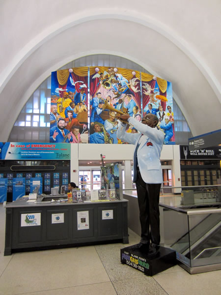 Satchmo statue