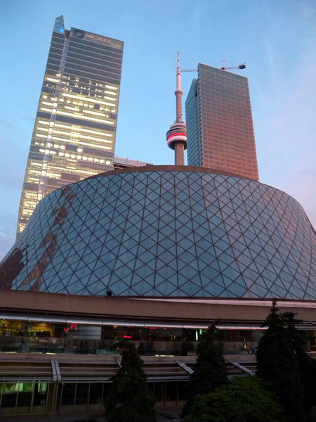 Roy thomson hall and cn tower