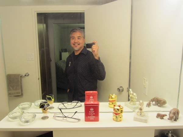 Joey deVilla self-portrait in bathroom mirror