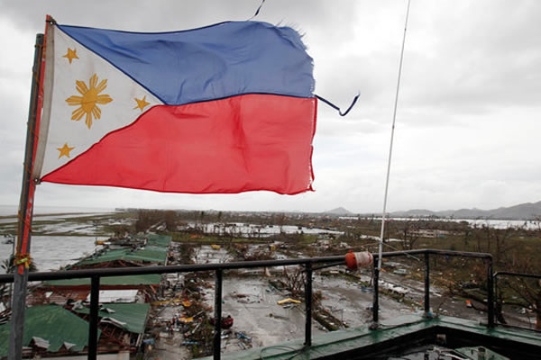 philippine flag in tacloban