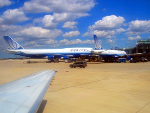 747 docked at Chicago O'Hare Airport